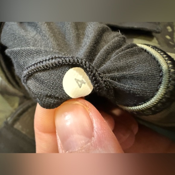 Lululemon Gator Green/Biggie So Fly Butterfly Green Black Super Sport Tank - Picture 6 of 6